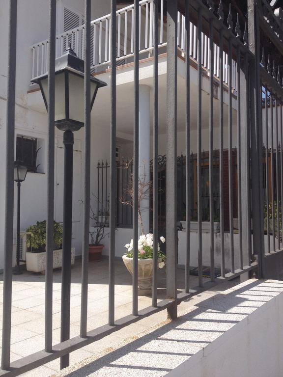 Hotel la Masia Portbou Ruang foto