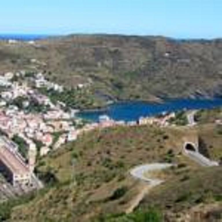 Hotel la Masia Portbou Bagian luar foto
