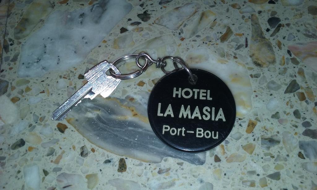 Hotel la Masia Portbou Bagian luar foto