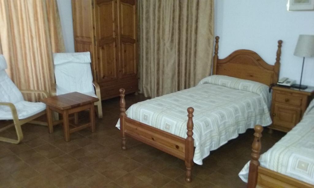 Hotel la Masia Portbou Bagian luar foto